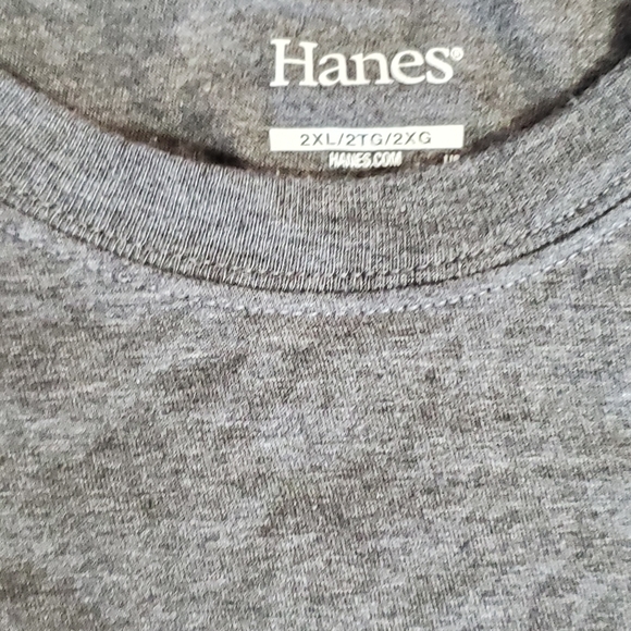 Hanes graphic tshirt - Picture 4 of 4